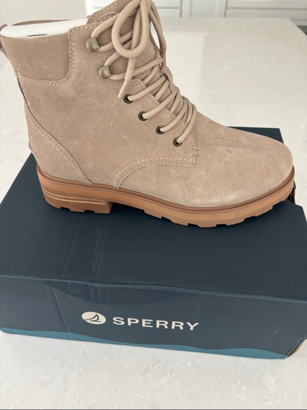 Tahoe Lug Taupe Boot, Size 8.5